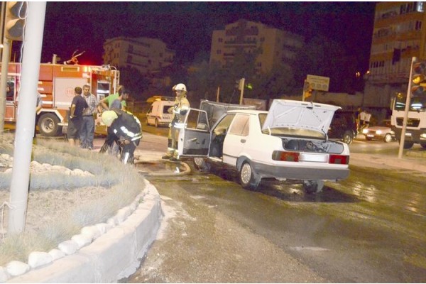 SEYİR HALİNDEKİ OTOMOBİL YANDI