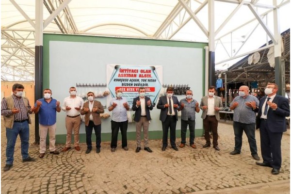 ESNAF VE VATANDAŞ KENDİNE YAKIŞANI YAPTI