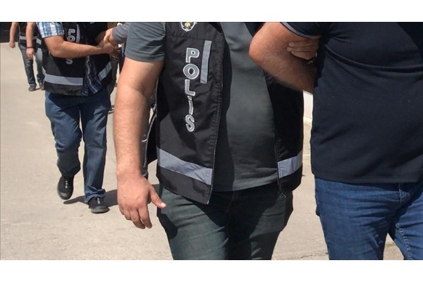 FETÖ operasyonunda 9 şüpheli yakalandı