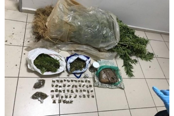 İZMİR'DE UYUŞTURUCU OPERASYONLARI