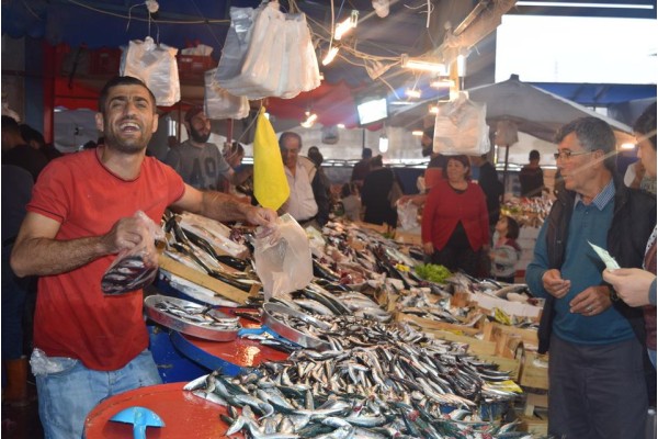 PAZARDA BALIK FİYATLARI DÜŞMEDİ