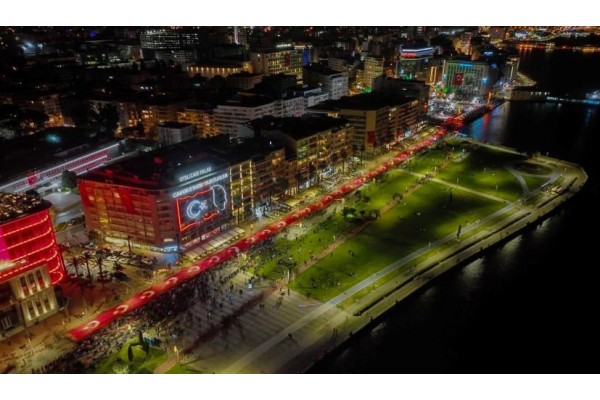 Cumhuriyet coşkusu İzmir’in her yerine yayılacak