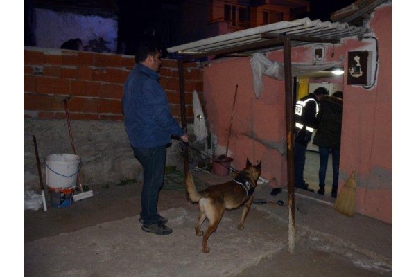 HELİKOPTER DESTEĞİYLE UYUŞTURUCU OPERASYONU