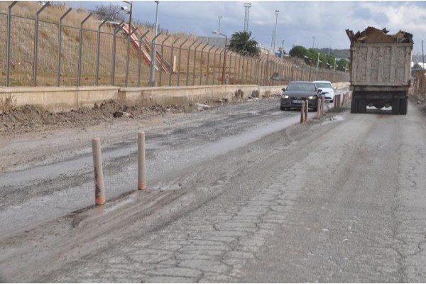 GEMİ-SÖKÜM YOLUNDA TRAFİK KEŞMEKEŞİ