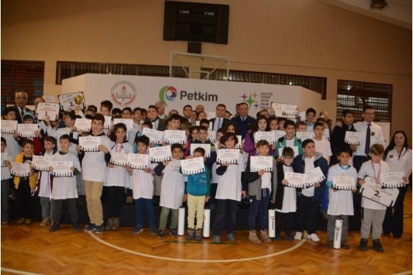 ALİAĞA’DA GELENEKSEL SATRANÇ TURNUVASI