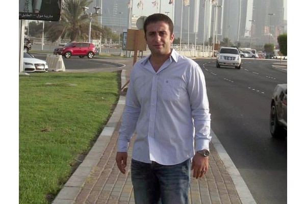 EVİNİN BAHÇESİNDE SİLAHLI SALDIRIYA UĞRADI