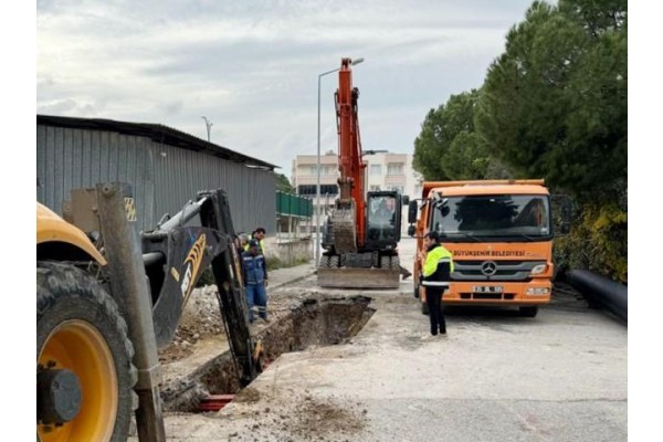 Kültür Mahallesi’ne yağmur suyu hattı döşeniyor