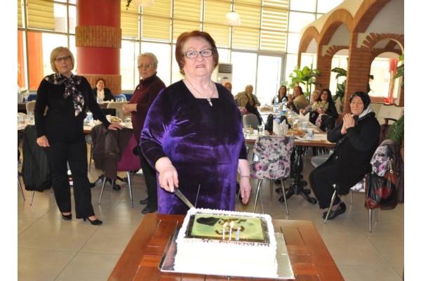 İNCİ ANNE 75'İ DEVİRDİ