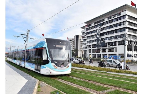 KONAK TRAMVAYINDA BASIN TANITIMI YAPILDI