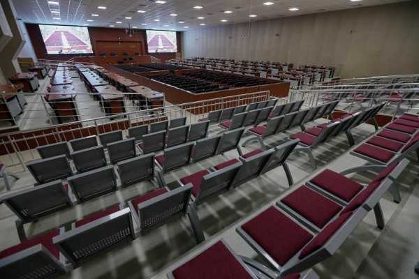 DARBECİ AMİRAL, ASTSUBAYIN KAFASINA SİLAH DAYAMIŞ