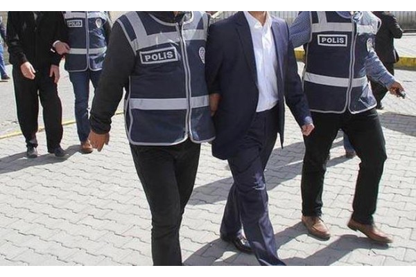 ESKİ BELEDİYE BAŞKAN DANIŞMANINA FETÖ'DEN GÖZALTI