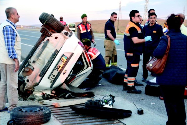 TRAFİK KAZASI: 1 ÖLÜ