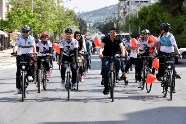 KALP HASTALIKLARINA DİKKAT ÇEKMEK İÇİN PEDALLADILAR