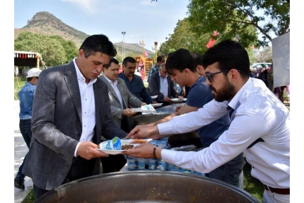 UZUNHASANLAR’DA GELENEKSEL KÖY HAYRI