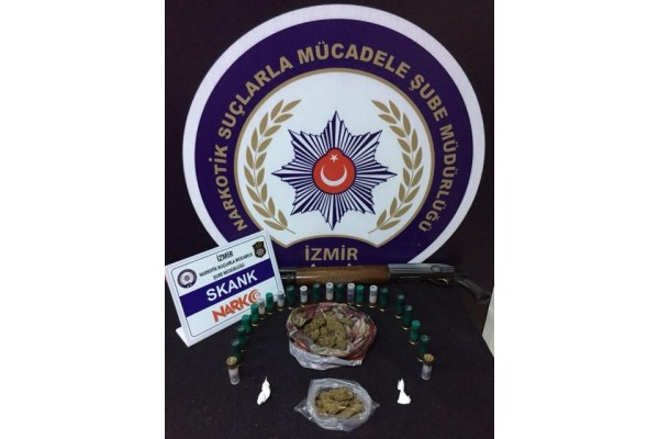 İZMİR'DE UYUŞTURUCU OPERASYONLARI