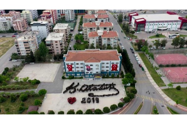 653 ÖĞRENCİ ATATÜRK İMZASI OLUŞTURDU