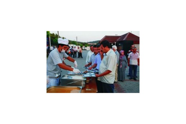 AK PARTİ İFTAR YEMEĞİNDE