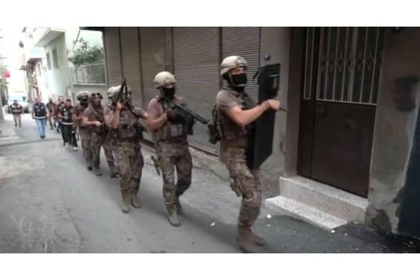 Tefecilik operasyonunda 17 şüpheli yakalandı