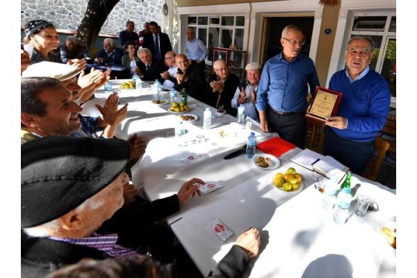 “SİYASET MENFAAT İÇİN YAPILMAZ”