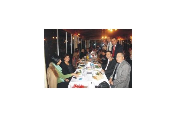 Veliler ve öğretmenler yemekte buluştu