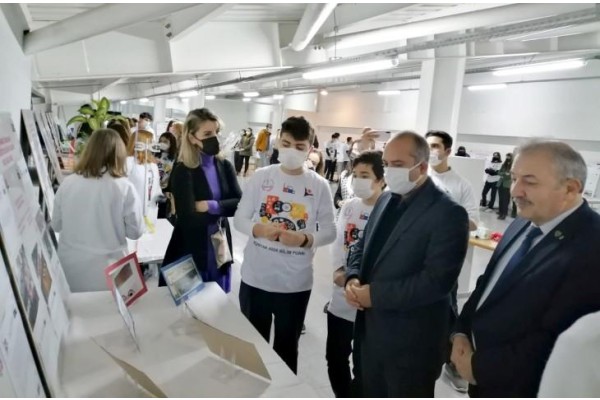 HAMDİ BAŞARAN’DA BİLİM FUARI