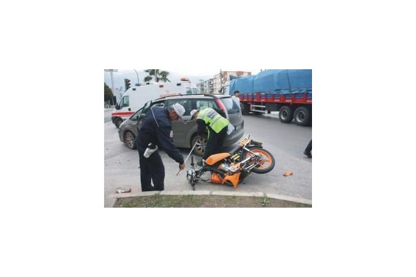 ALİAĞA'DA TRAFİK KAZASI, 1 YARALI