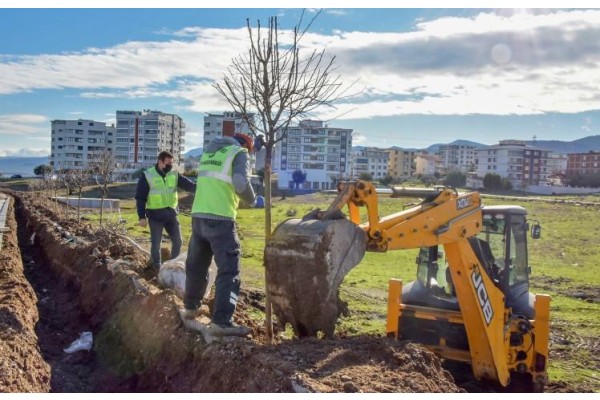 GÜZELHİSAR CADDESİ’NE 400 AĞAÇ DİKİLDİ