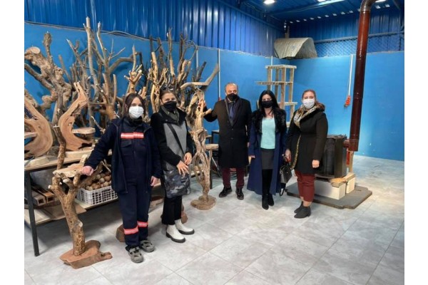 KARAMAN’DAN AHŞAP GERİ DÖNÜŞÜM ATÖLYESİNE ZİYARET