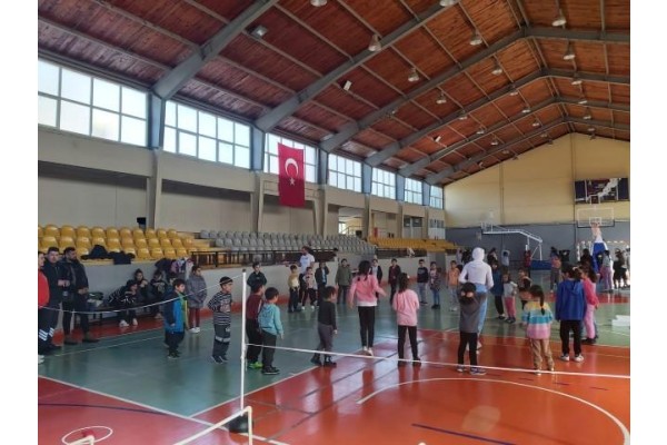 Depremzedeler yurt ve tesislerde ağırlanıyor