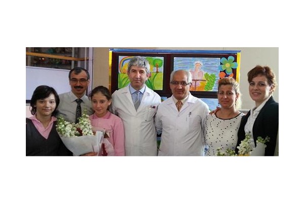 ALİAĞA GAZİ ORTA OKULU'NDA KİŞİSEL RESİM SERGİSİ