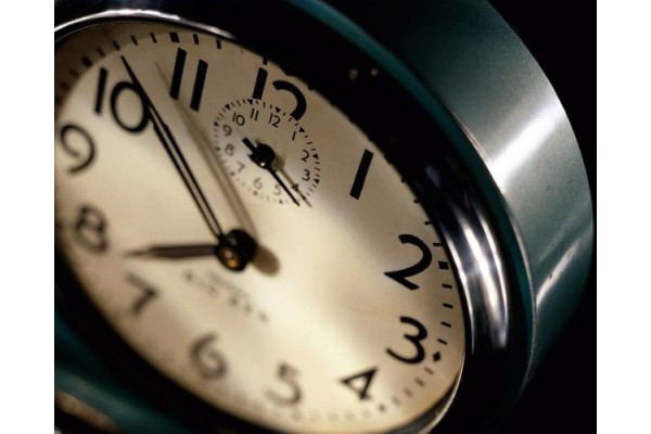 SAATLER 27 MART’TA İLERİ ALINACAK