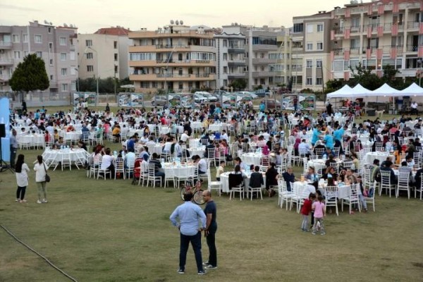 ALİAĞA’DA İLK İFTAR