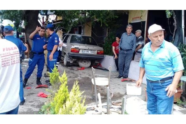 ŞAKRAN’DA FECİ KAZA