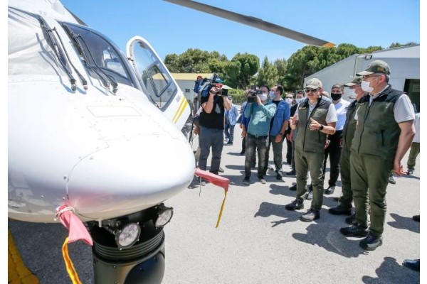 BAKAN PAKDEMİRLİ YENİ YANGIN UÇAKLARINI TANITTI