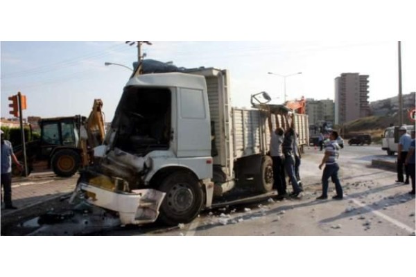 TÜPRAŞ KAVŞAĞI’NDA YİNE KAZA