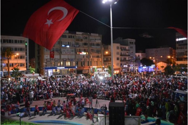 ALİAĞALILAR 15 TEMMUZ’U UNUTMADI