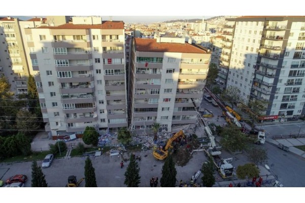 Apartmanı "kalitesiz beton" ve "ucuz işçilik" yıkmış