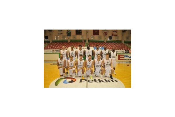 BASKETBOL VE FUTBOLDA ALİAĞA’NIN ZAFER HAFTASI