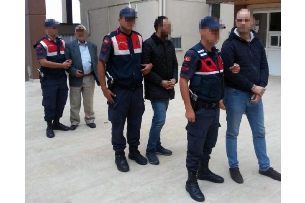 YAŞLI KADINI YAĞMALAYANLAR TUTUKLANDI