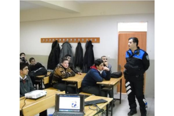 "Bilişim Suçları" seminerleri devam ediyor