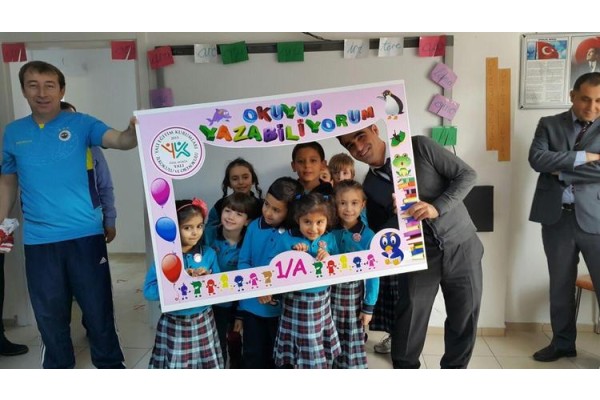 MİNİKLERİN OKUMA SEVİNCİ