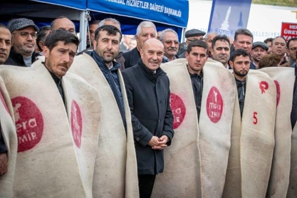 Soyer’den Menemen’de iki açılış