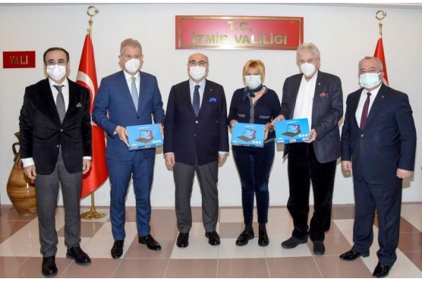 İŞ DÜNYASI BU KEZ ÖĞRENCİLER İÇİN KENETLENDİ