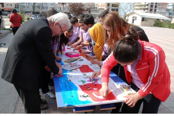 ÇANAKKALE ZAFERİ’Nİ RESİMLERLE ANLATTILAR