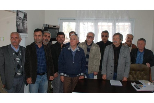 “DERNEKLER EMEKLİLERİ KANDIRIYOR”