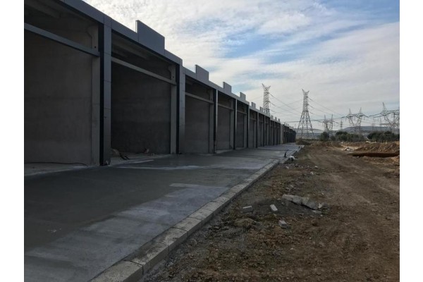 ESNAF DÜKKANLARINA KAVUŞTU