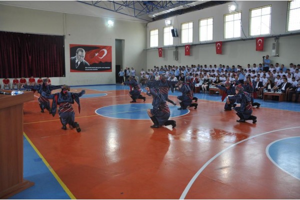 CEZAEVİNDEKİ ÇOCUKLAR 19 MAYIS’I KUTLADI