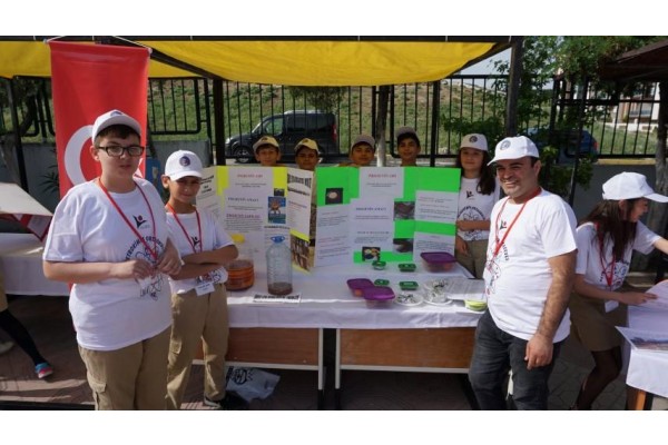 PETROKİMYA ORTAOKULU’NDA BİLİM FUARI