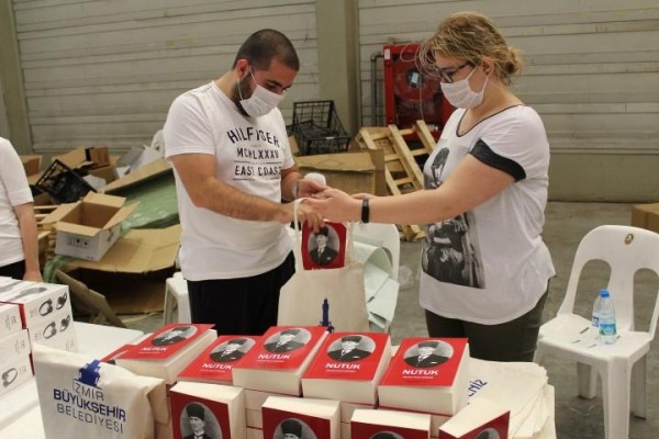 19 MAYIS’TA GENÇLERE HEDİYE ÇANTA