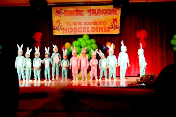 DENİZ YILDIZIM İLK MEZUNLARINI VERDİ